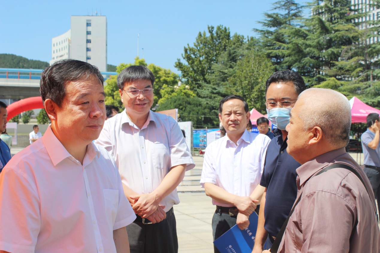 说明: E:\网站维护\照片\IMG_4048.JPG